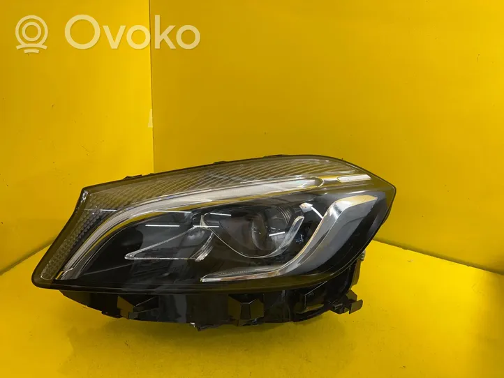 Mercedes-Benz A W176 Lampa przednia A17969068900