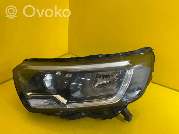 Renault Kangoo III Lampa przednia 260608411R