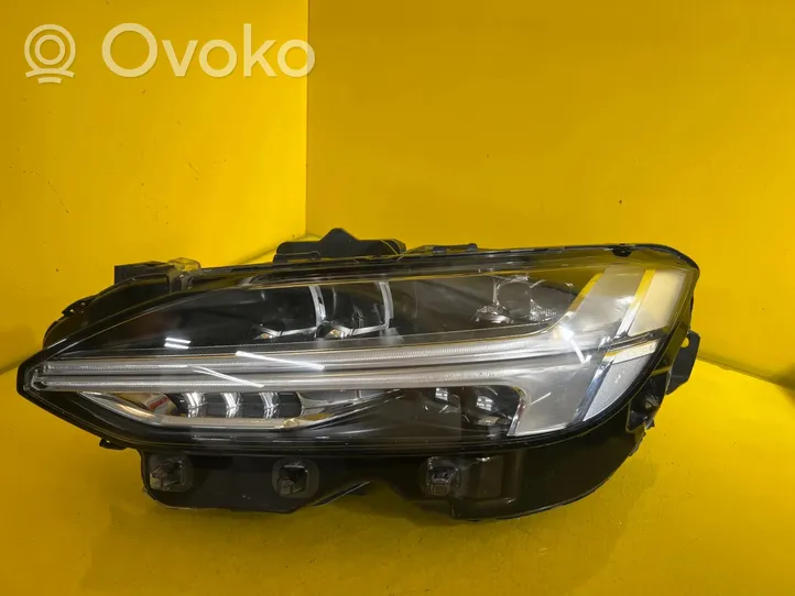 Volvo S90, V90 Передняя фара 32228310