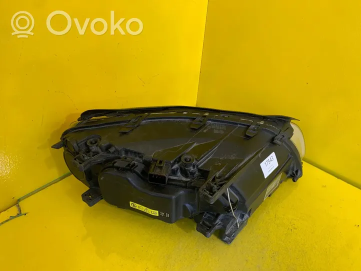 Volvo V70 Priekinis žibintas 31214347