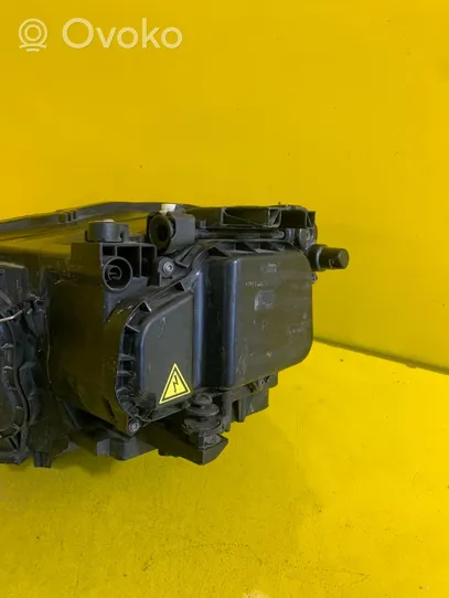 Volkswagen Golf Sportsvan Lampa przednia 517941034B