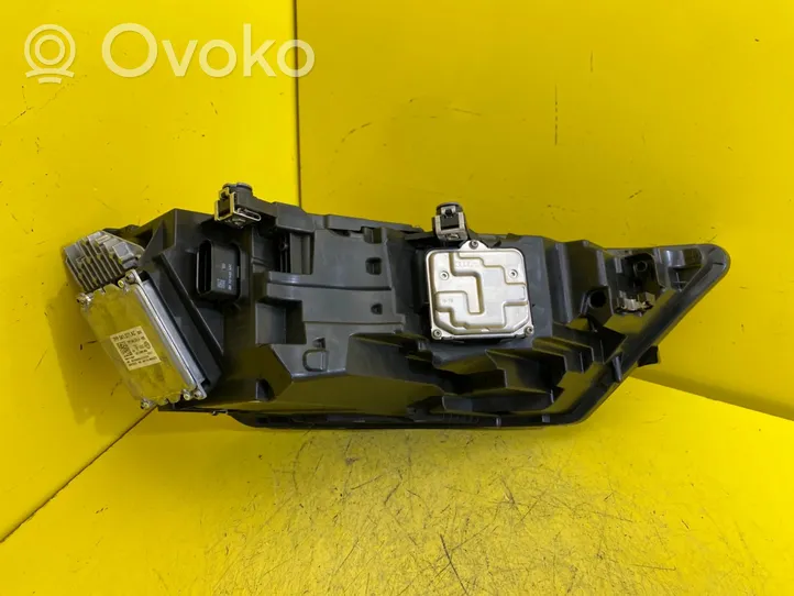 Audi A8 S8 D5 Lampa przednia 4n0941033