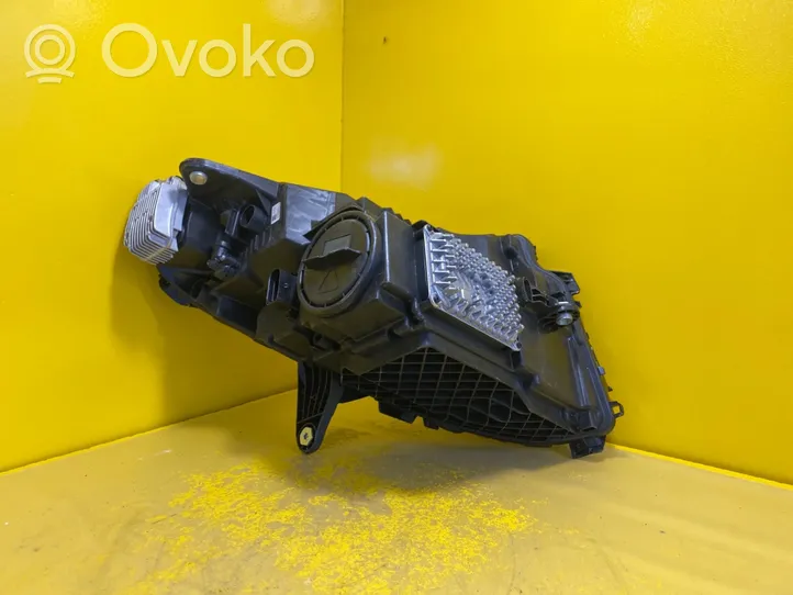 Mercedes-Benz EQC Phare frontale A2939062901