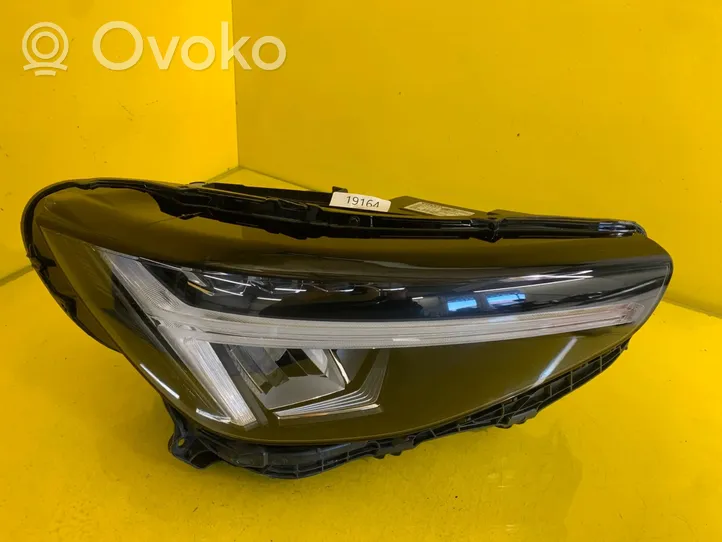 Volvo XC40 Priekinis žibintas 32404666