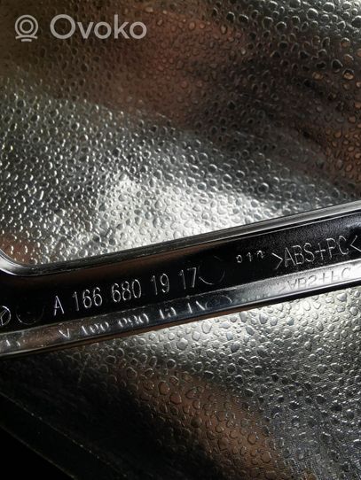 Mercedes-Benz ML W166 Radio/GPS head unit trim 16906985