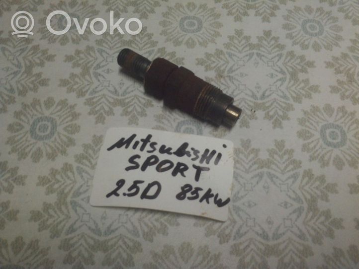 Mitsubishi Pajero Sport I Injecteur de carburant 