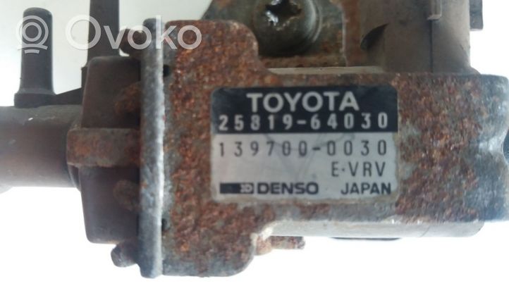 Toyota Carina T210 Soupape 2581964030