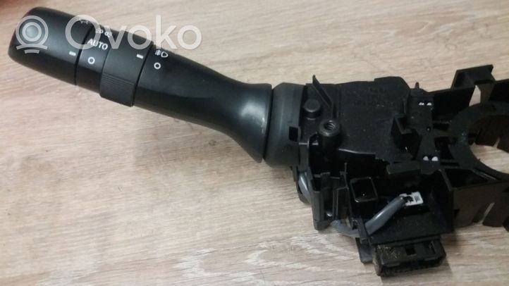 Subaru Outback Leva indicatori 17F066