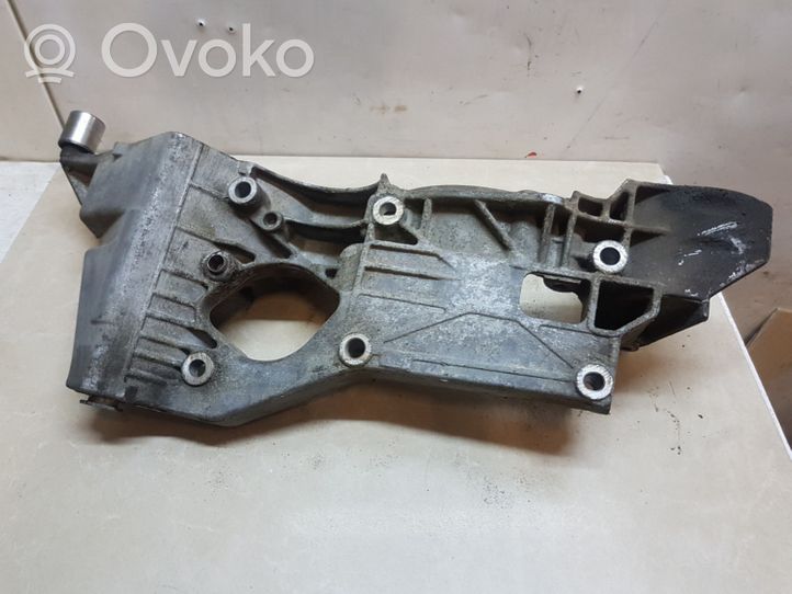 Volkswagen Caddy Support pompe injection à carburant 038903143