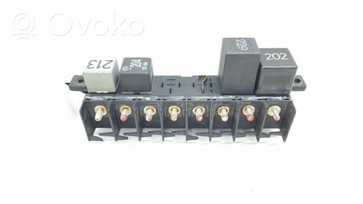 Audi 100 S4 C4 Module de fusibles 4A0941822