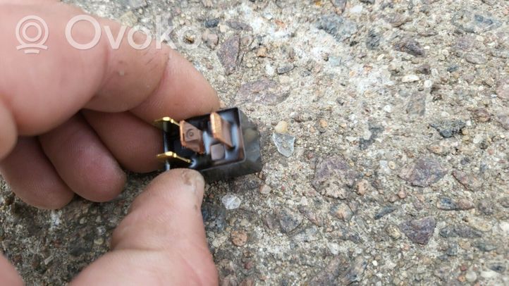 Nissan Leaf I (ZE0) Other relay 25230 7990A