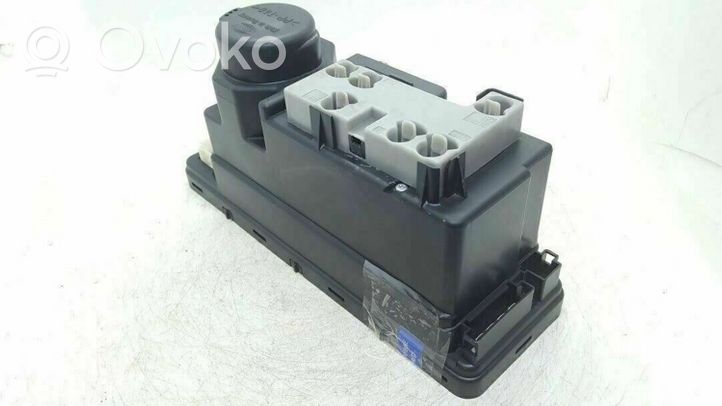 Mercedes-Benz E W210 Central locking vacuum pump 2108002248