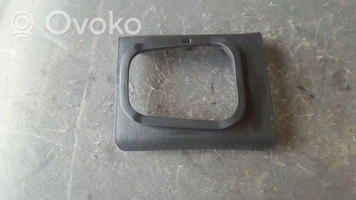 Volkswagen Golf III Rivestimento in plastica cornice della leva del cambio 1H0863216