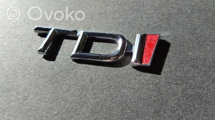 Audi A4 S4 B5 8D Logo/stemma case automobilistiche 8D5853737C2ZZ