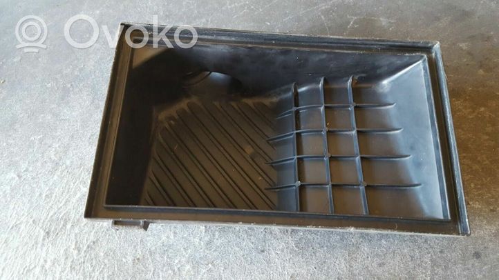 Volkswagen Golf III Coperchio scatola del filtro dell’aria 357129607A