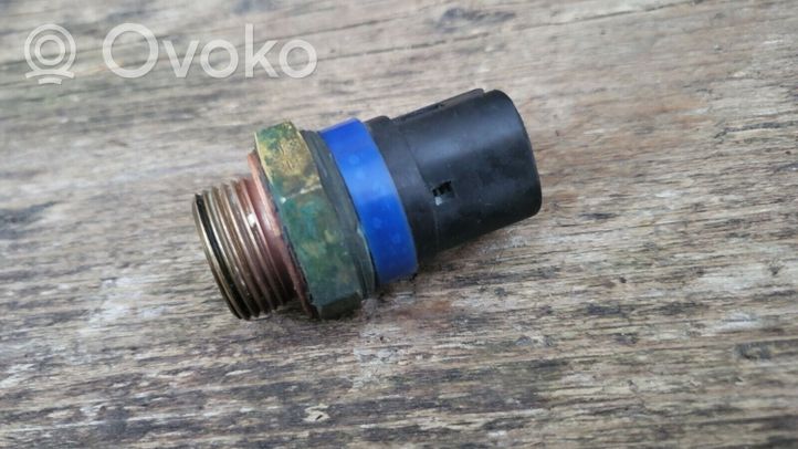 Renault Laguna I Coolant temperature sensor 268063