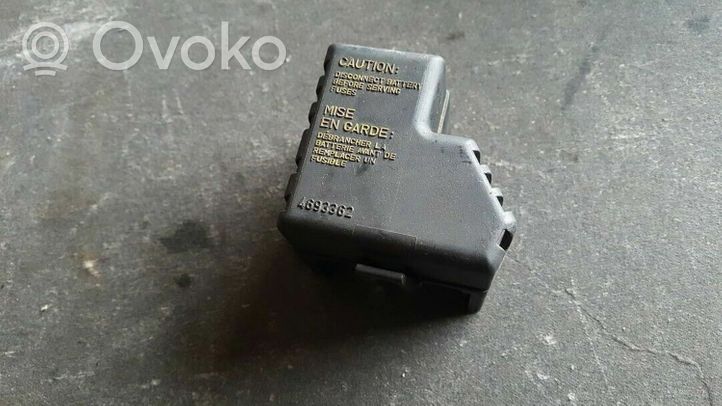 Saab 9-5 Fuse box cover 4693362