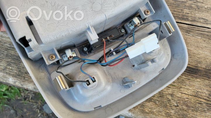 Mazda MPV II LW Światło fotela przedniego LC6369970