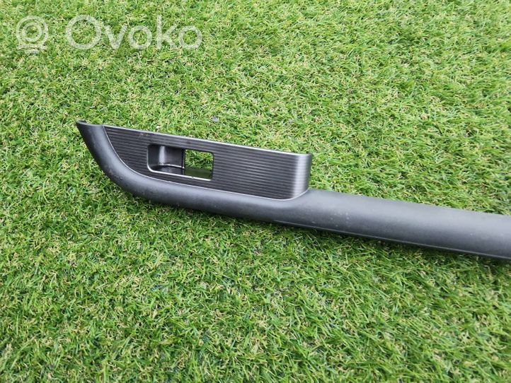 Nissan X-Trail T30 Support bouton lève vitre porte avant 829488H300X