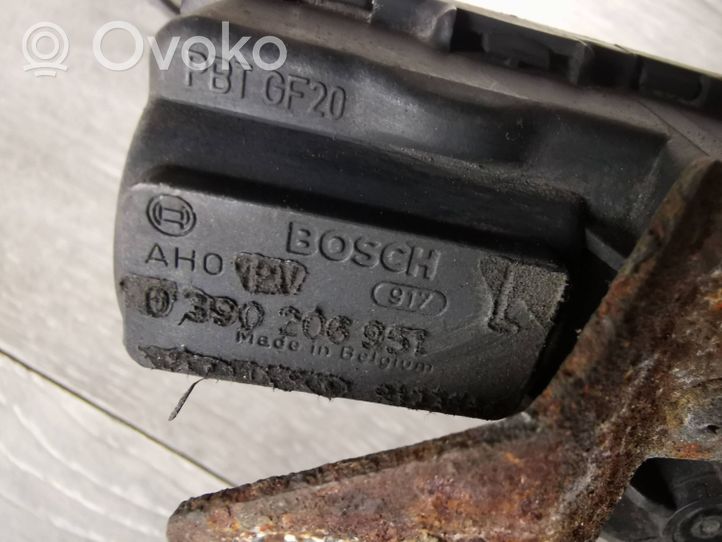 Volvo S70  V70  V70 XC Motor de ajuste de nivel del faro delantero 0390206951