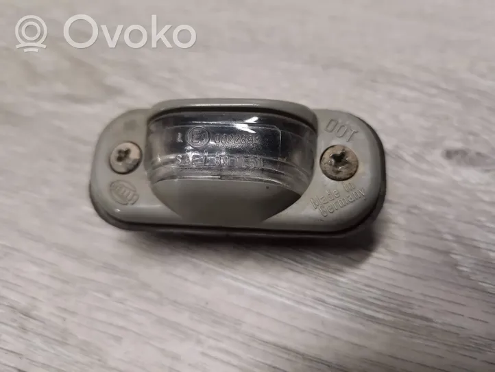 Audi A6 S6 C4 4A Lampa oświetlenia tylnej tablicy rejestracyjnej 0022898