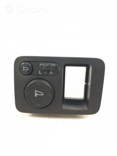 Honda CR-V Wing mirror switch M33212