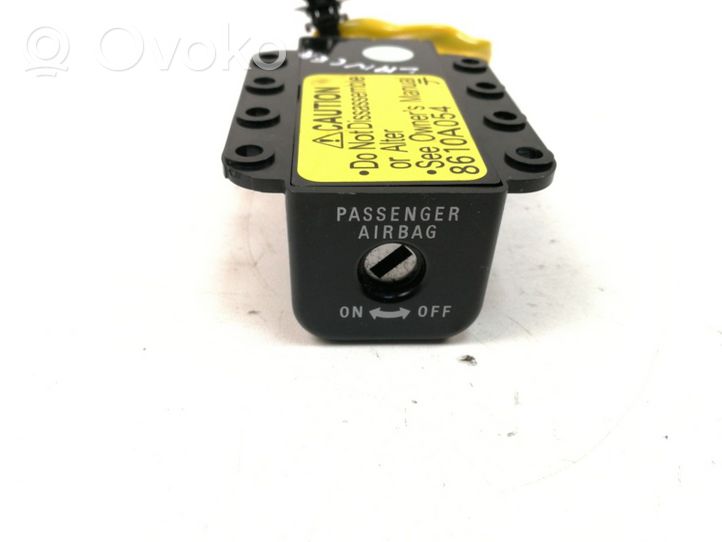 Mitsubishi Lancer X Interruptor de encendido/apagado del airbag de pasajero 8610A054