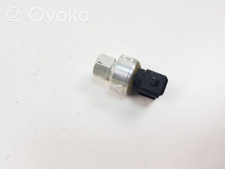 Volvo V70 Air conditioning (A/C) pressure sensor 30661949