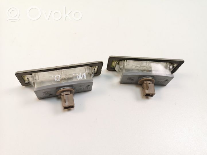 Hyundai i40 Lampa oświetlenia tylnej tablicy rejestracyjnej 925012G0