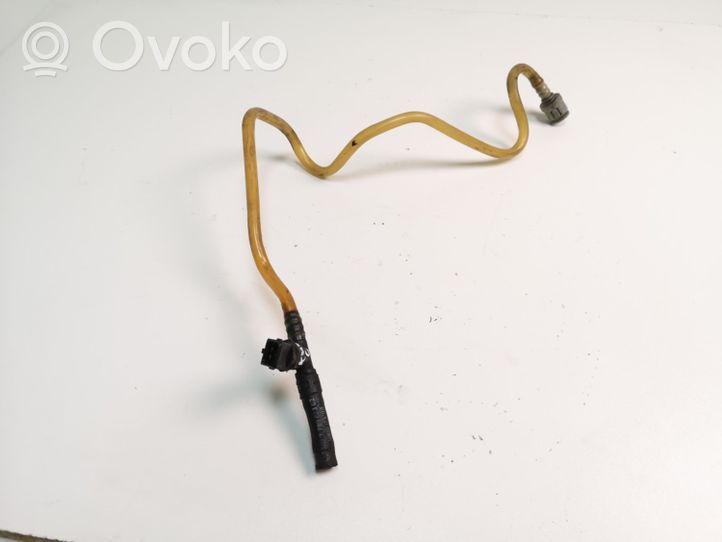 BMW 7 E65 E66 Tuyau d'alimentation conduite de carburant 7789305