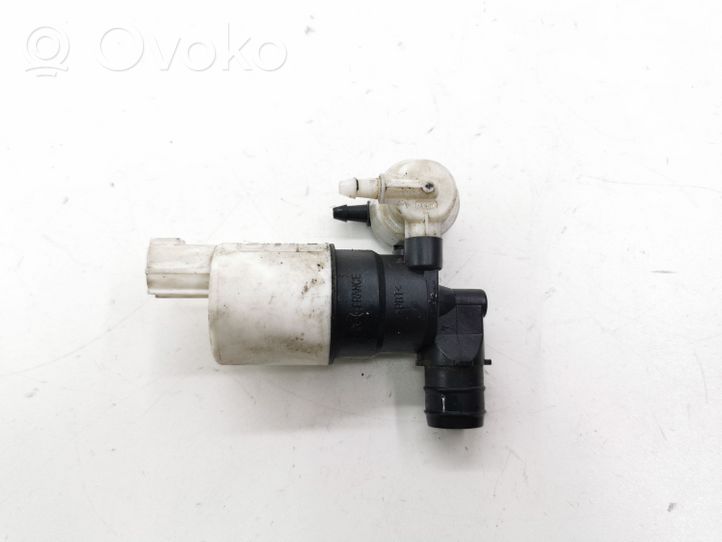 Ford Grand C-MAX Windscreen/windshield washer pump AV6117K624AA