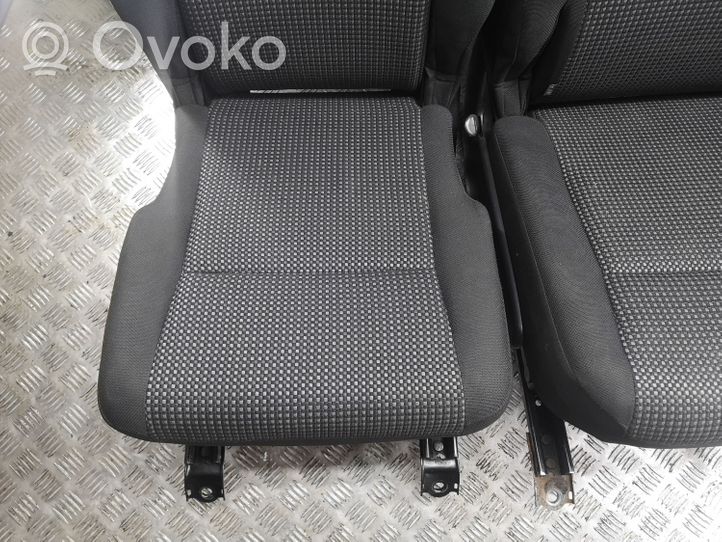 Toyota Corolla Verso AR10 Kit intérieur 