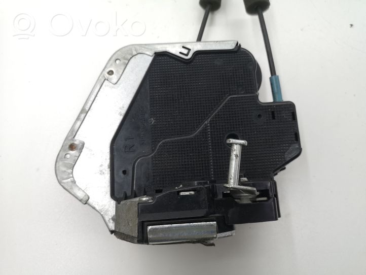 Toyota RAV 4 (XA30) Etuoven lukko A046693