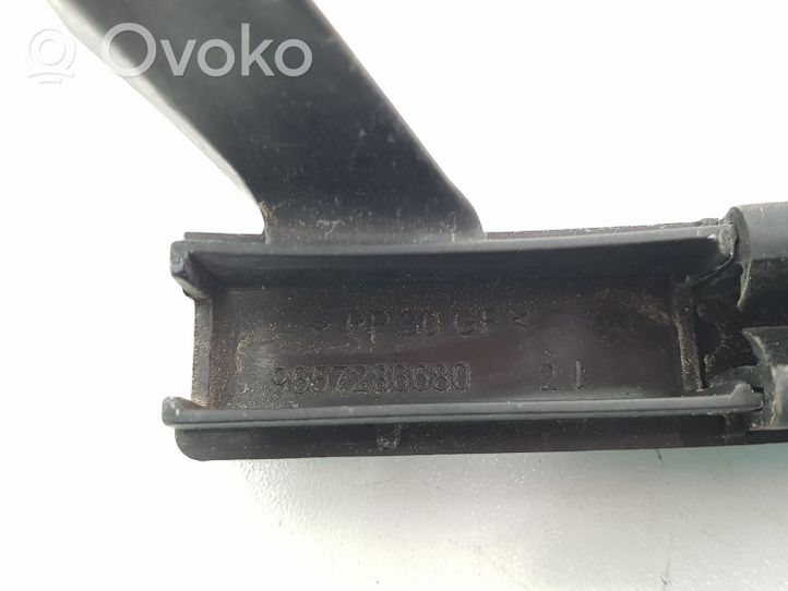 Citroen C5 Takaoven tuulilasin kisko 9657286680