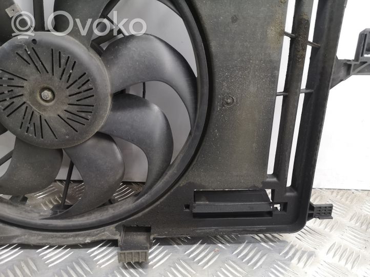 Ford C-MAX II Ventilatoru komplekts 8240588