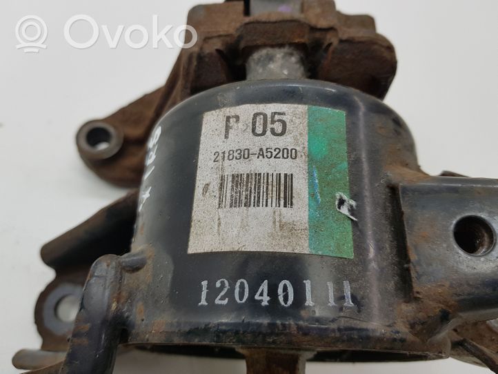 Hyundai i30 Supporto della scatola del cambio 21830A5200