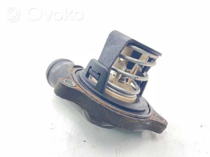 Audi A8 S8 D3 4E Boîtier de thermostat / thermostat 059121111L