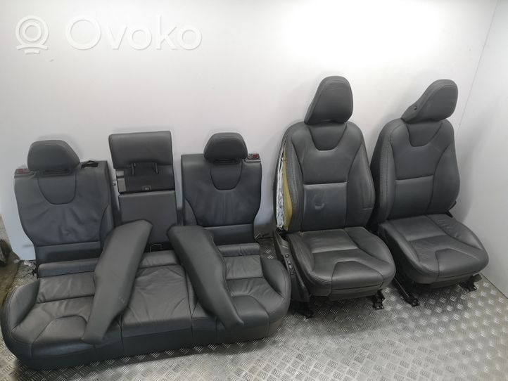 Volvo XC60 Salono komplektas 