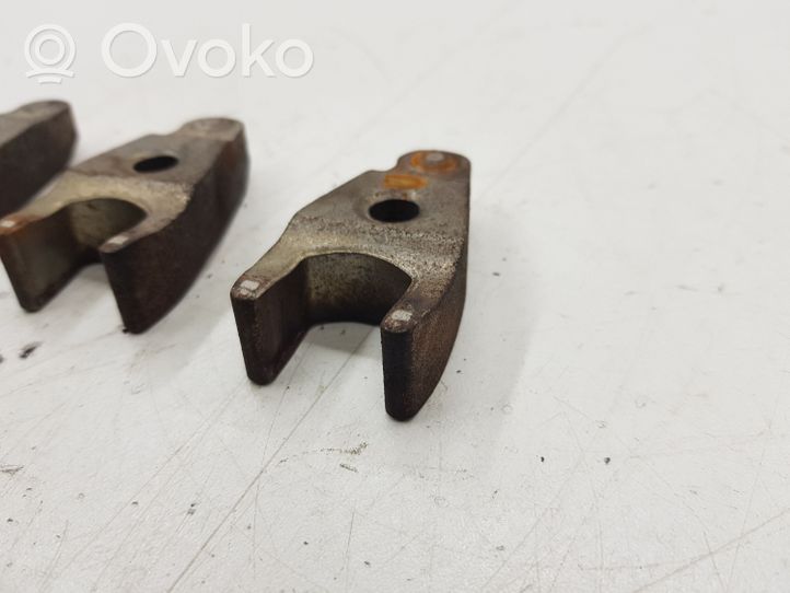 Peugeot 307 Fuel Injector clamp holder 