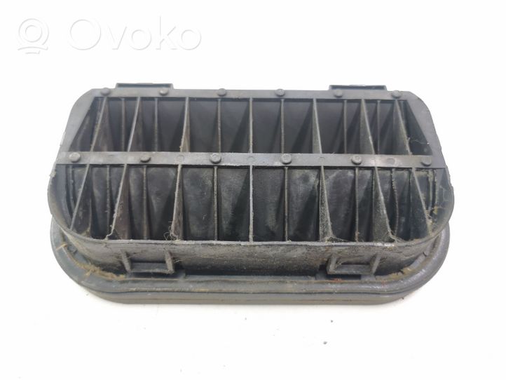 Volkswagen PASSAT B5 Quarter panel pressure vent 4A0819181