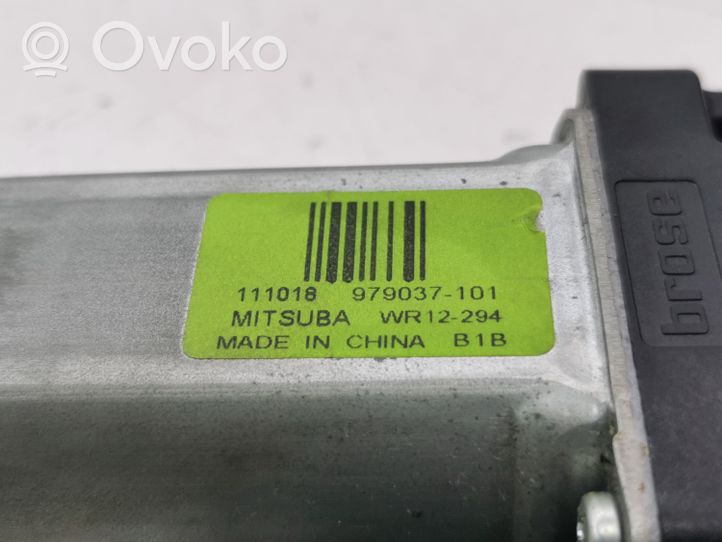 Ford Kuga I Moteur de lève-vitre de porte avant 979037101