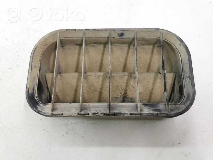 Volkswagen PASSAT B5 Quarter panel pressure vent 4A0819181