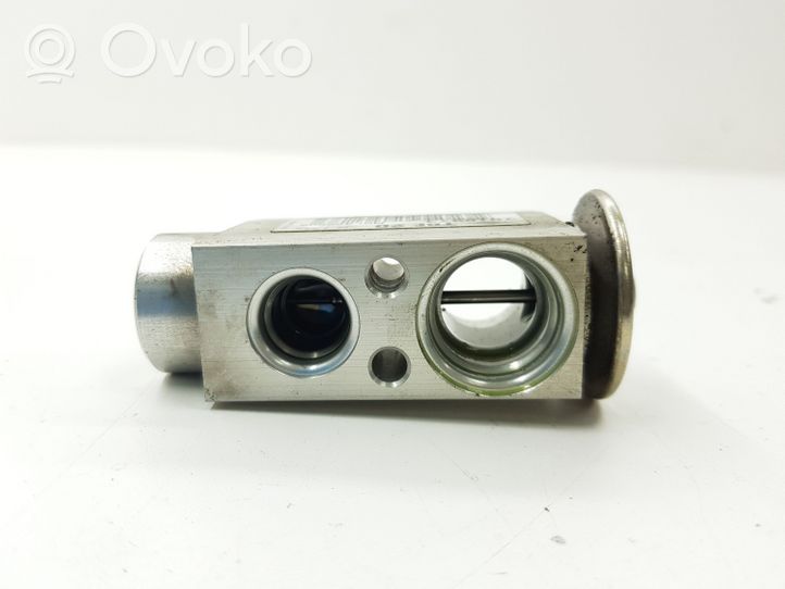 Volvo XC60 Air conditioning (A/C) expansion valve 7010973