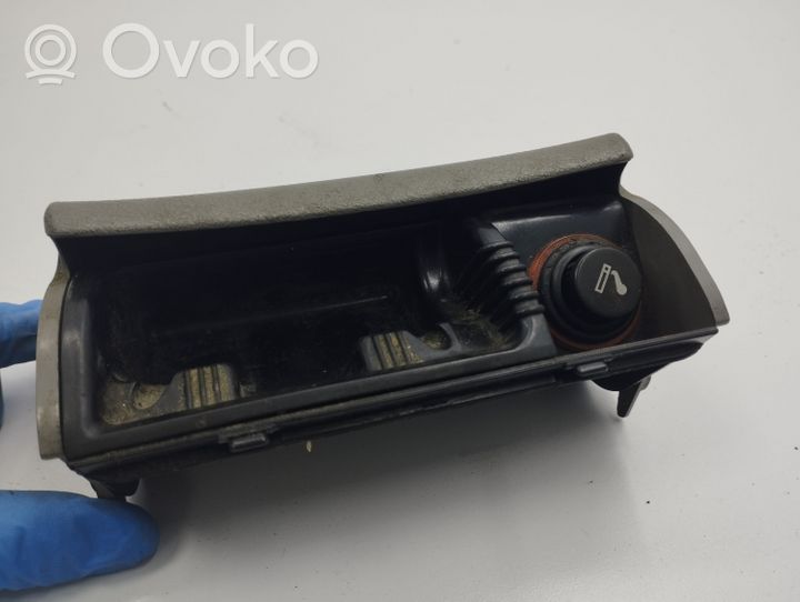 Volkswagen PASSAT B5 Ashtray (front) 308300100T