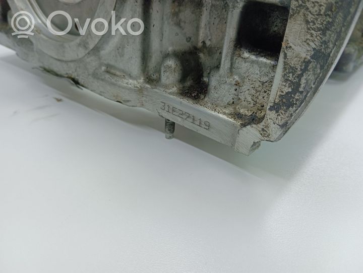 Toyota Corolla Verso AR10 Support de vilebrequin 31E27119