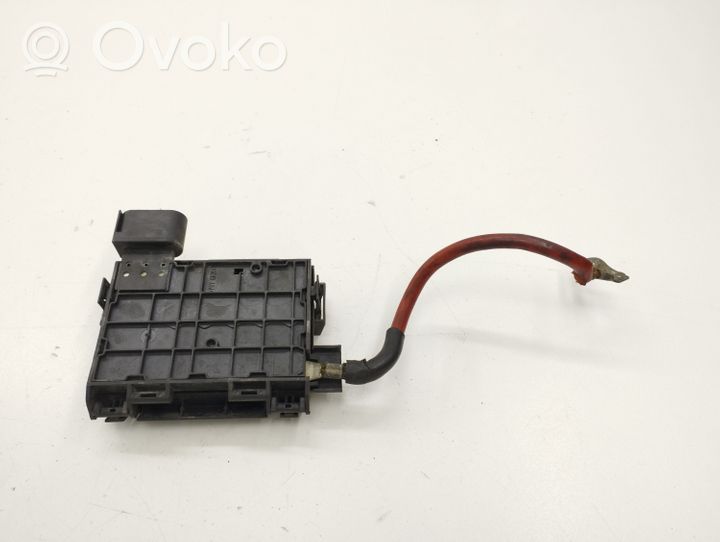 Volkswagen New Beetle Battery relay fuse 