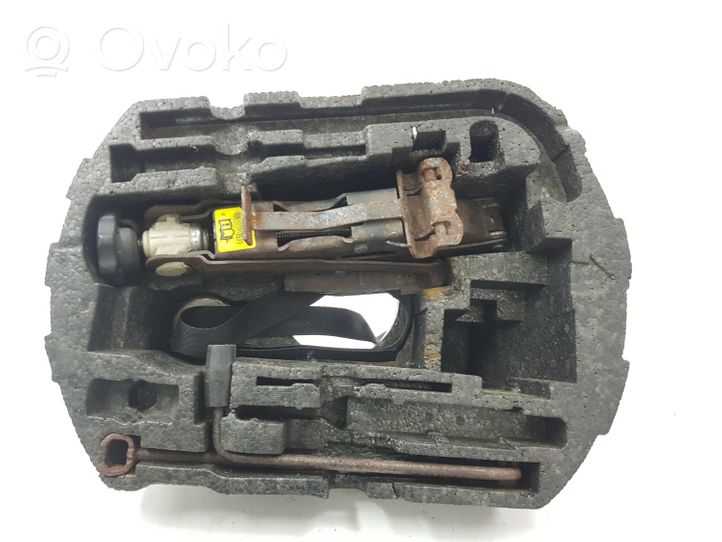 Volkswagen New Beetle Boîte à outils 1C0011031