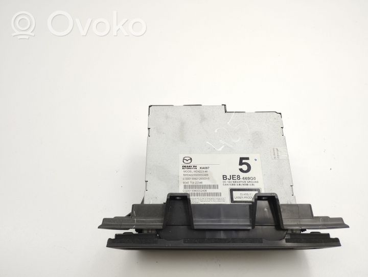 Mazda 3 II Navigaatioyksikkö CD/DVD-soitin MD422346