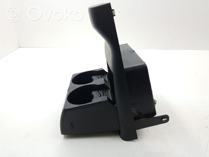 Chevrolet Captiva Cup holder front 