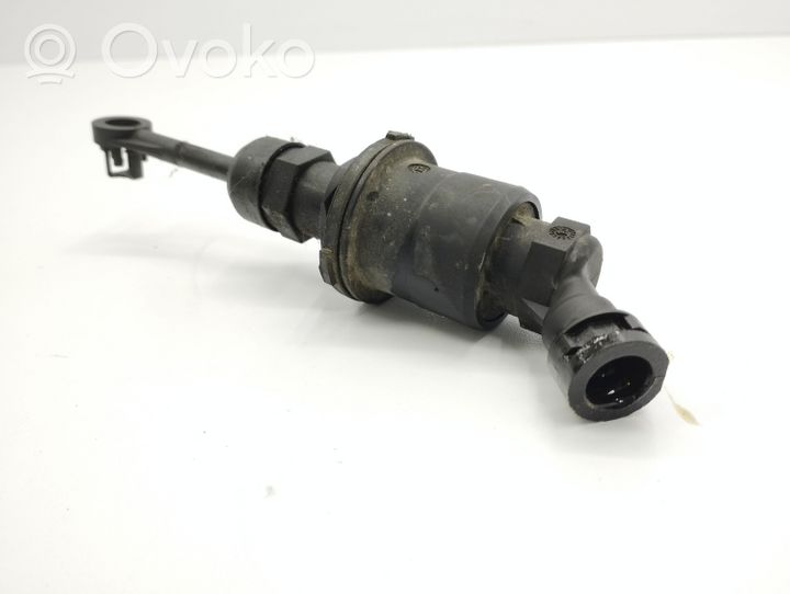 Nissan Micra Główny cylinder sprzęgła 2370518